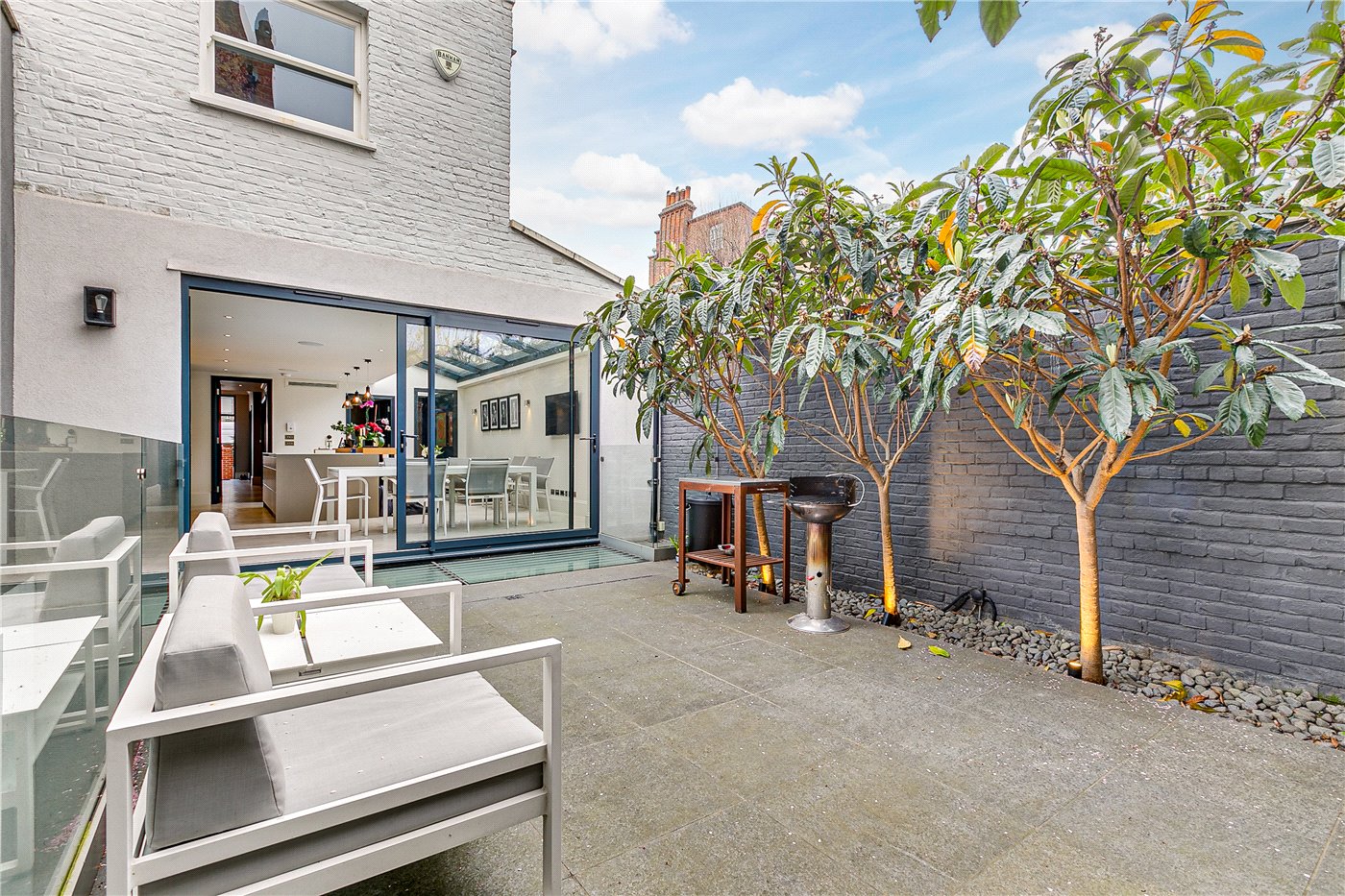 New Kings Road, Fulham/Parsons Green, London, SW6